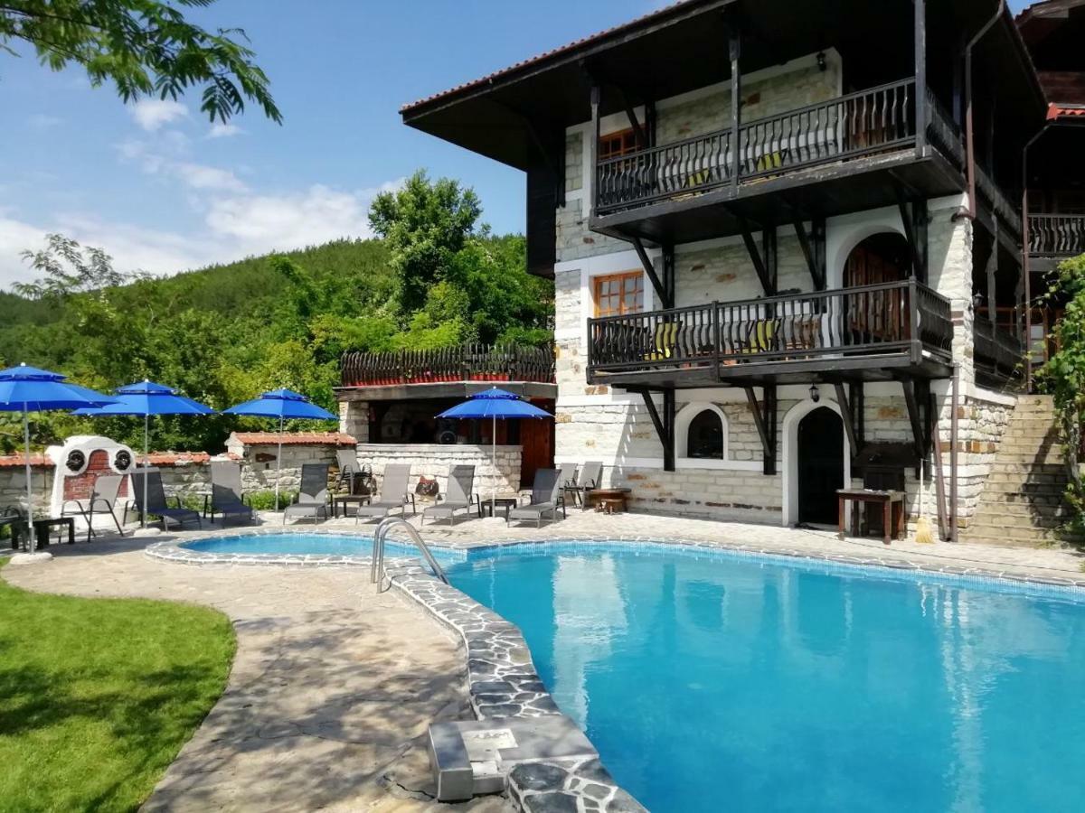Trifon Zarezan Family Hotel 3*
